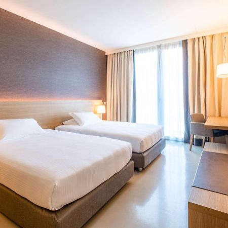 Hsm Hotel San Martino Гарбаньяте-Монастеро Экстерьер фото