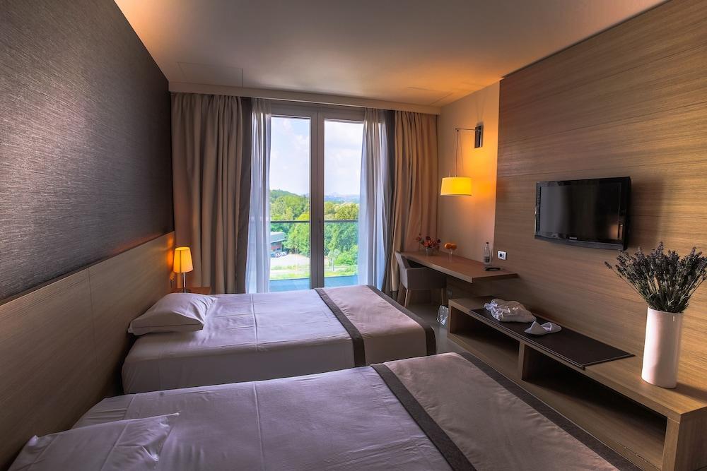 Hsm Hotel San Martino Гарбаньяте-Монастеро Экстерьер фото