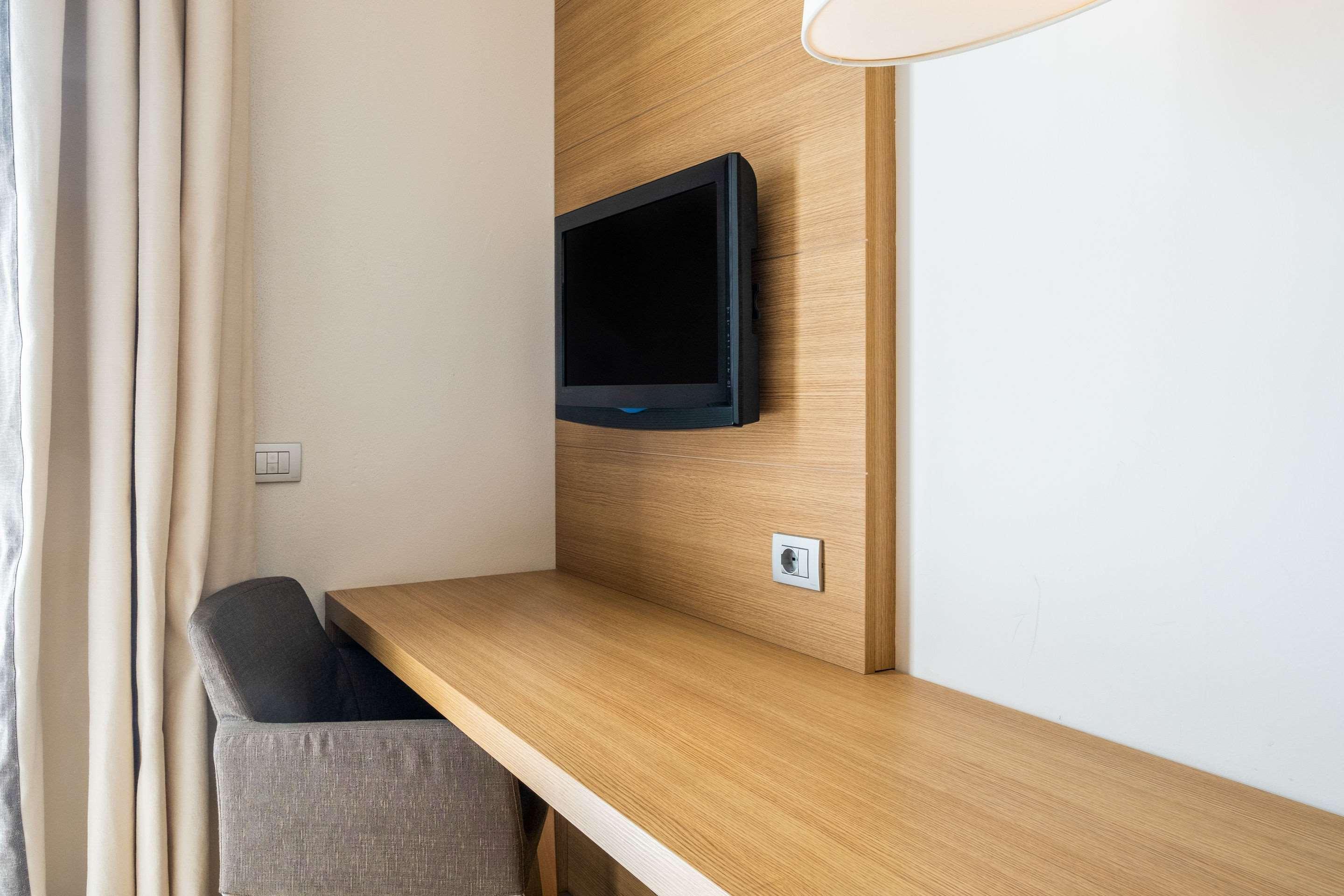 Hsm Hotel San Martino Гарбаньяте-Монастеро Экстерьер фото