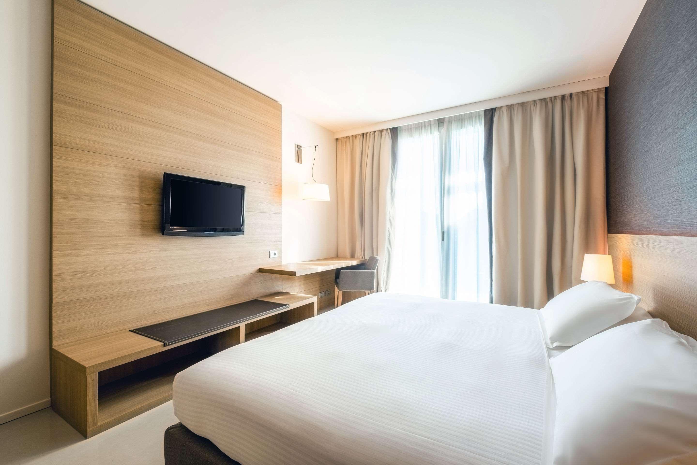Hsm Hotel San Martino Гарбаньяте-Монастеро Экстерьер фото