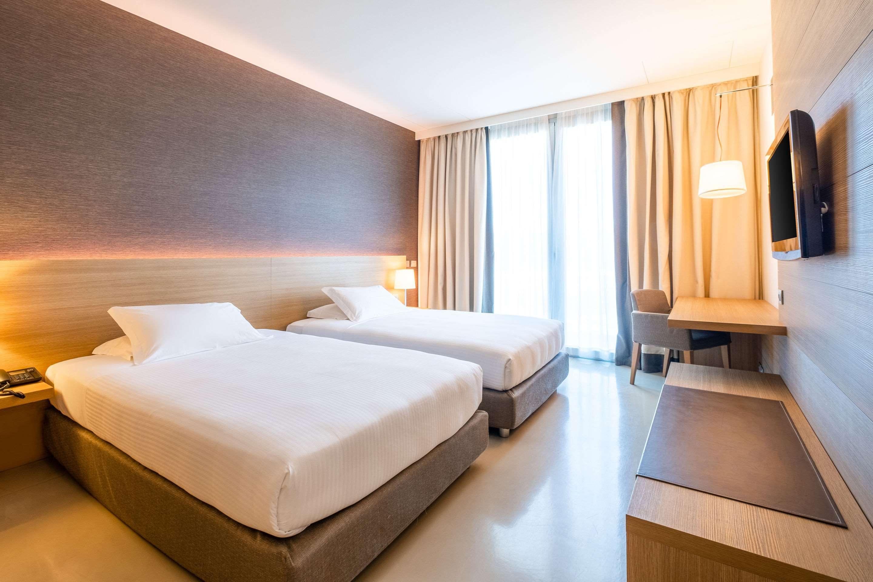 Hsm Hotel San Martino Гарбаньяте-Монастеро Экстерьер фото