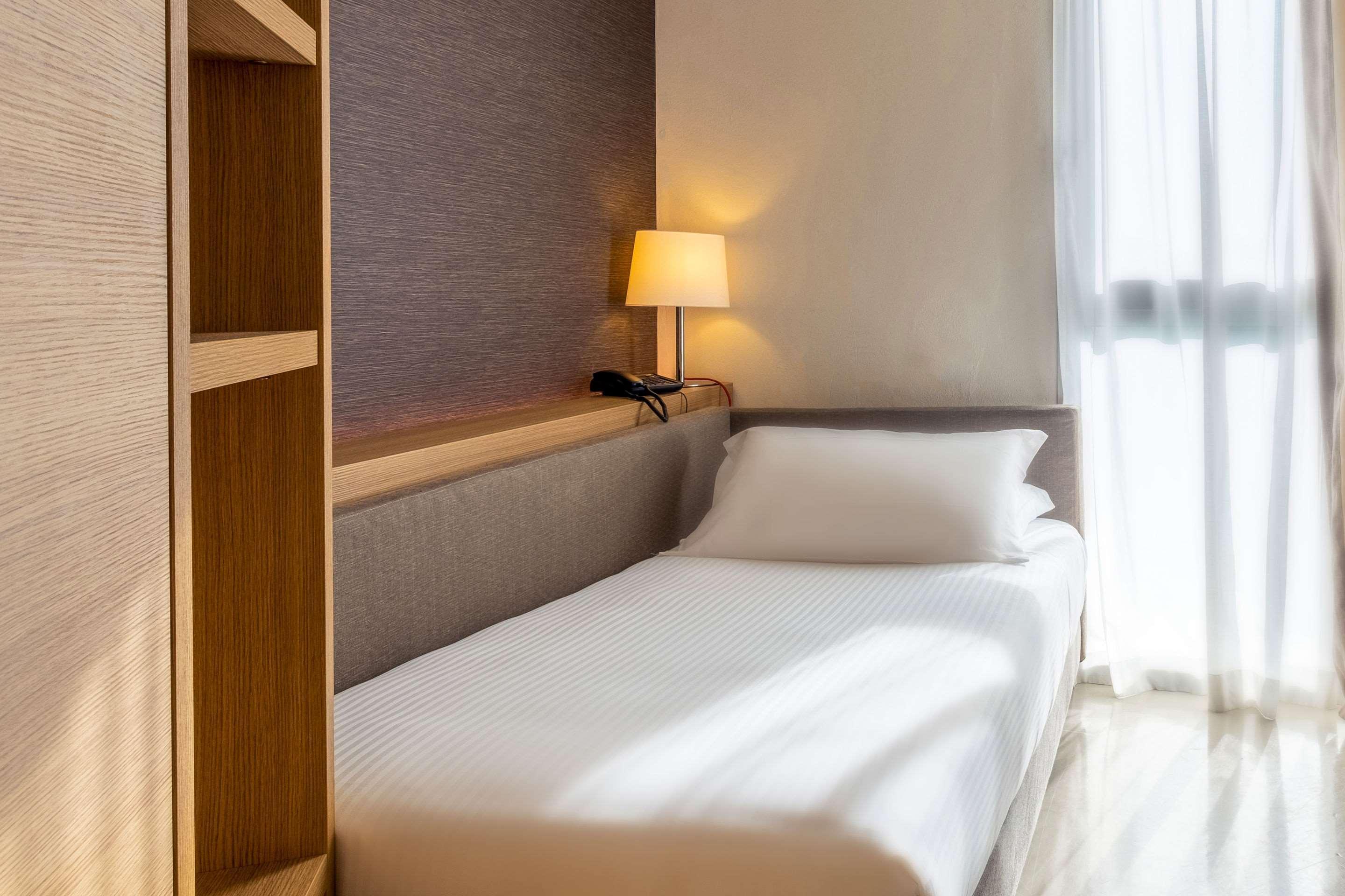Hsm Hotel San Martino Гарбаньяте-Монастеро Экстерьер фото