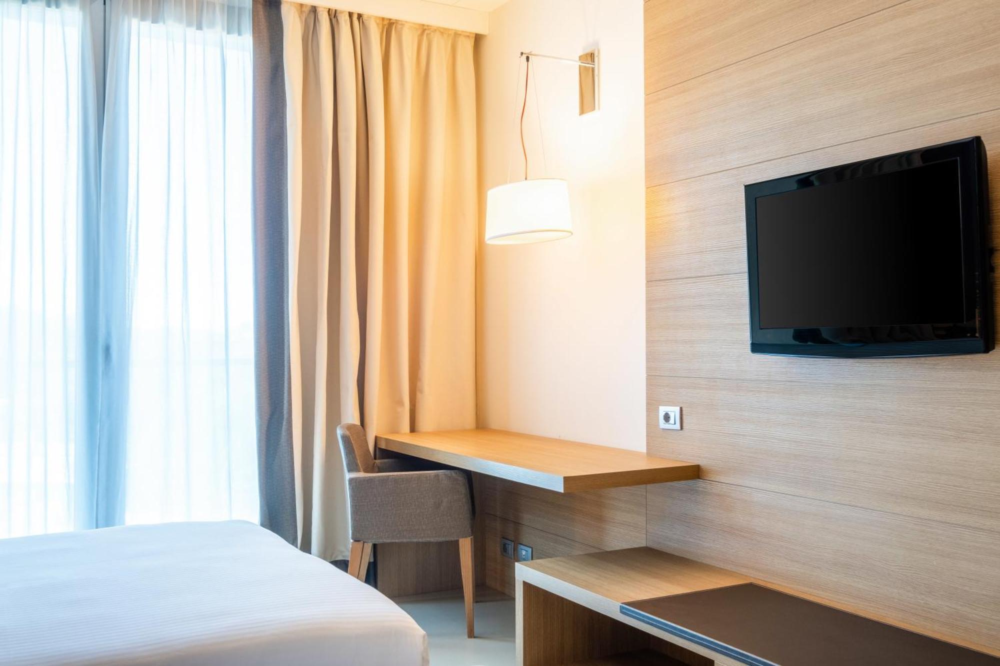 Hsm Hotel San Martino Гарбаньяте-Монастеро Экстерьер фото