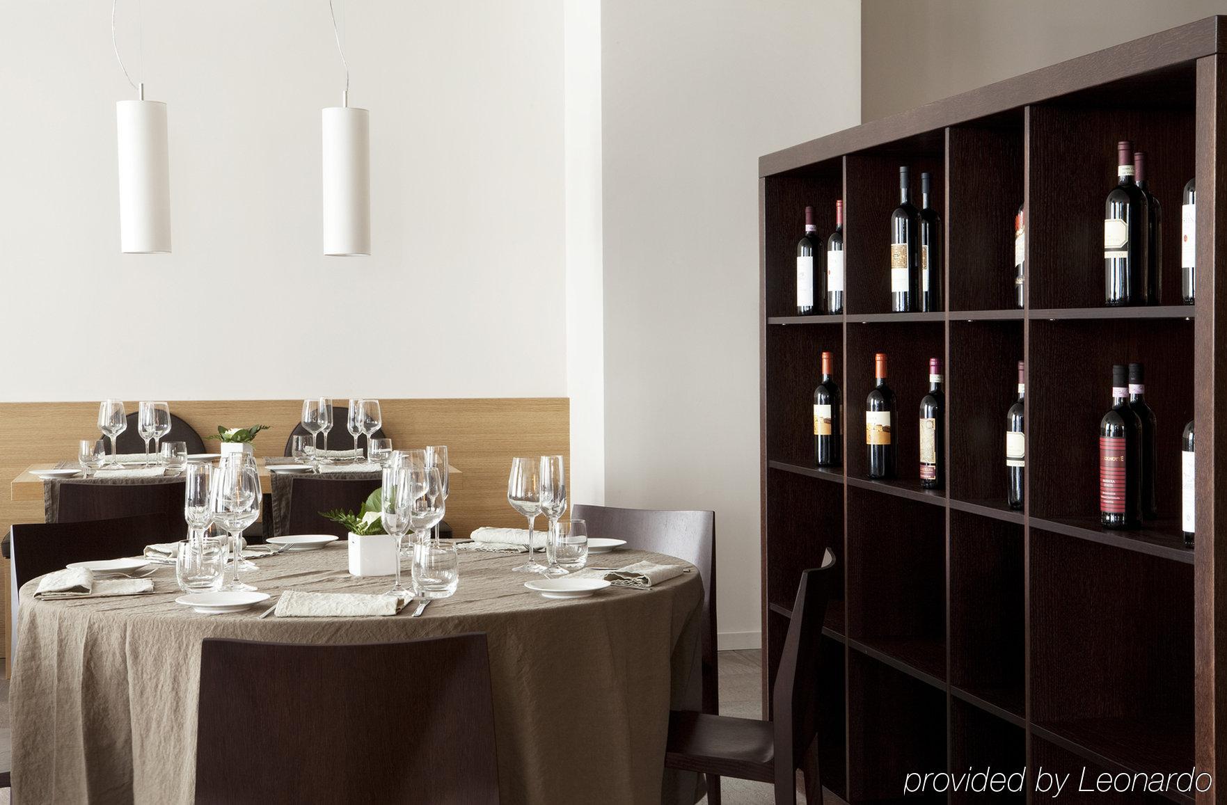 Hsm Hotel San Martino Гарбаньяте-Монастеро Экстерьер фото