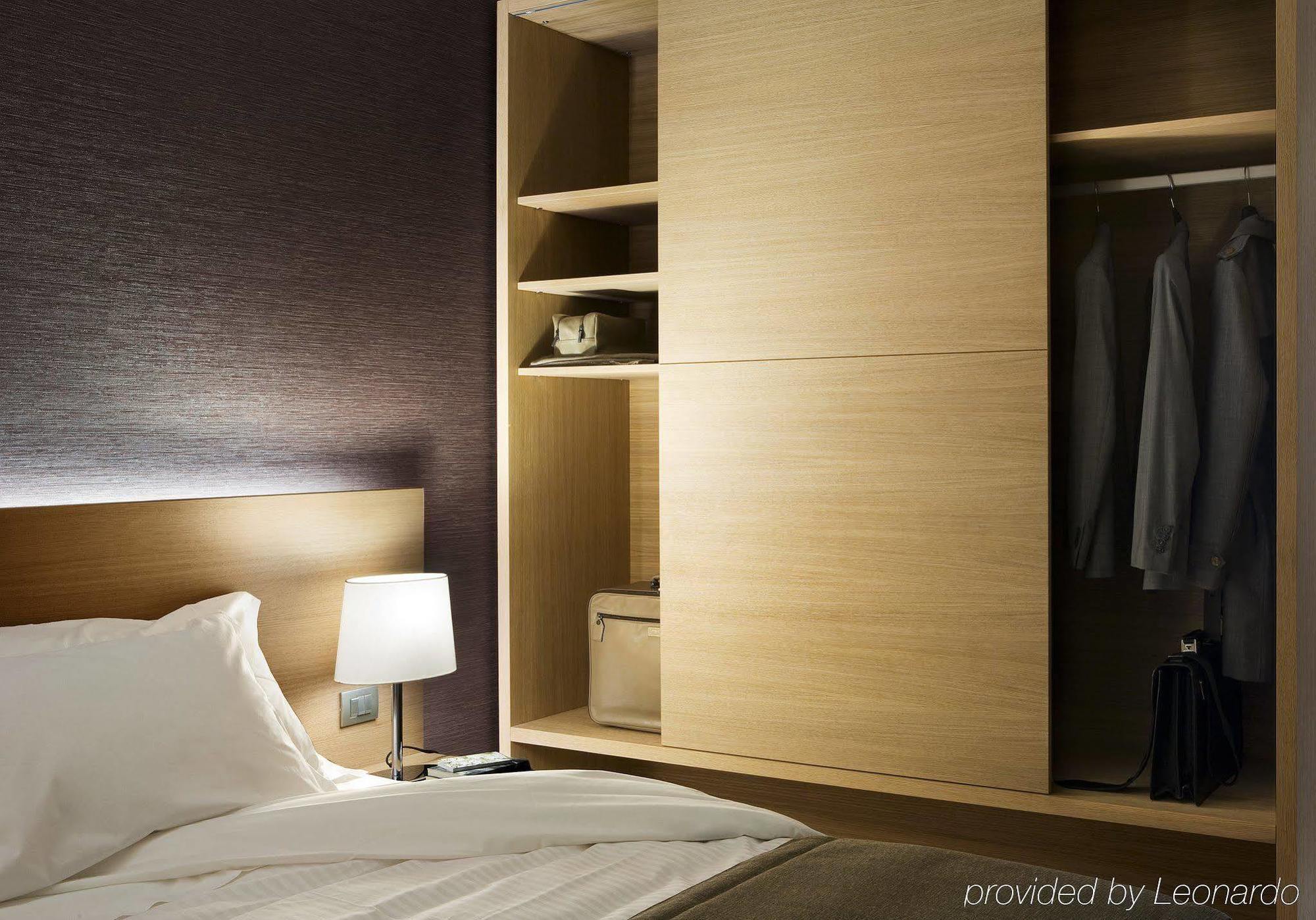 Hsm Hotel San Martino Гарбаньяте-Монастеро Номер фото
